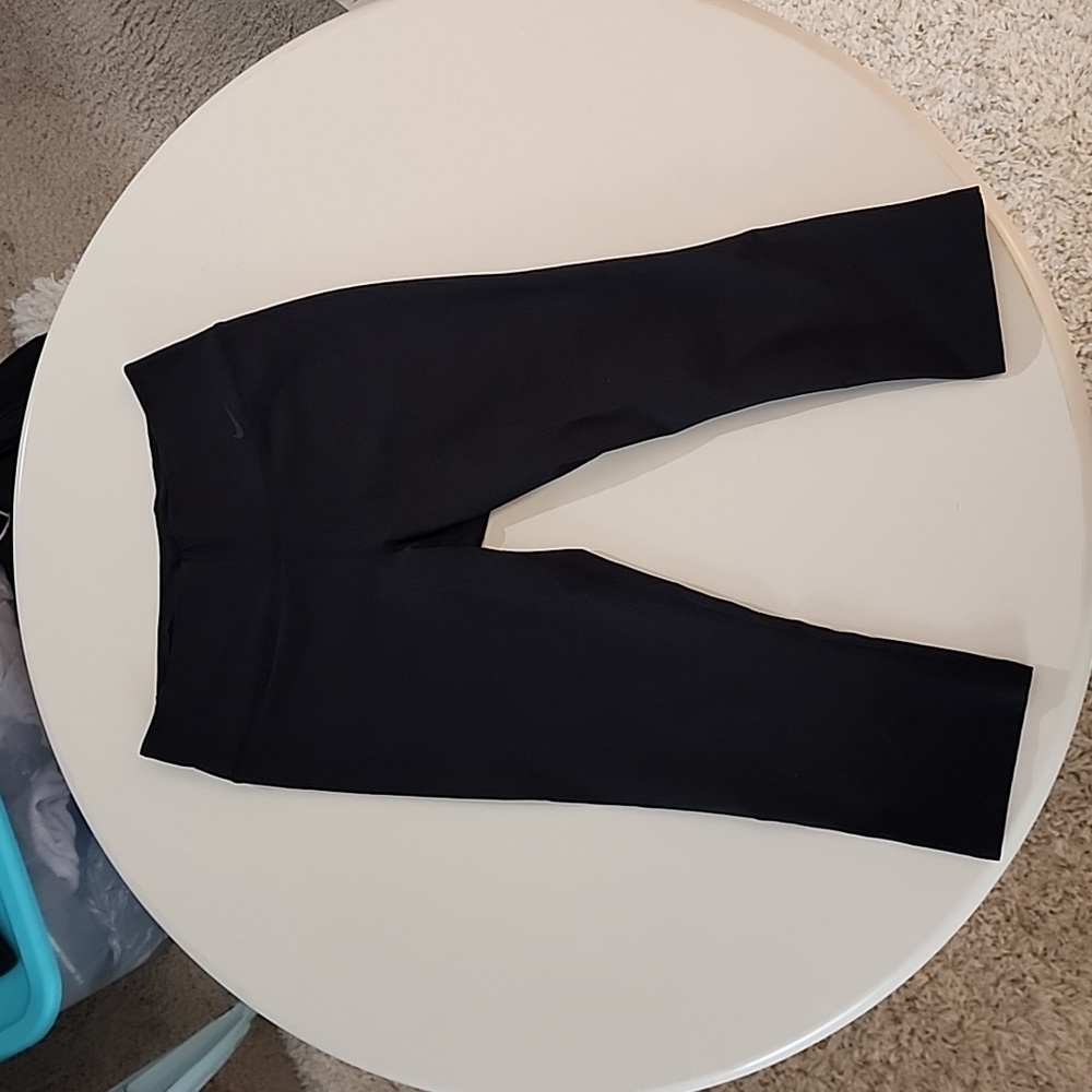 Nike dri-fit women's crop leggings